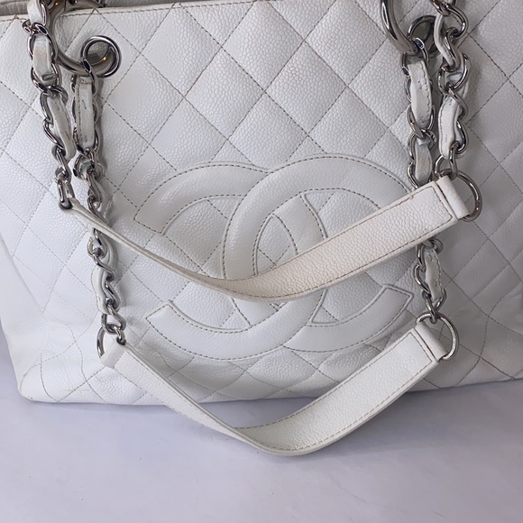 ❤️Sold Caviar Quilted Grand Shopping Tote GST White - Picture 15 of 15